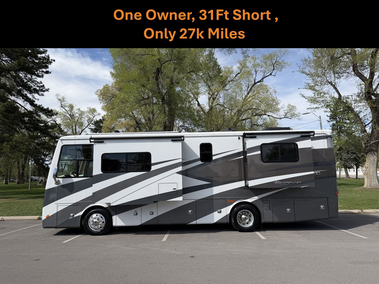 31Ft Short Sleep 6, New Tires Solar 2020 Tiffin Allegro Breeze 31BR= Class A Diesel like= Zephyr Camelot Diplomat Cayman Dynasty