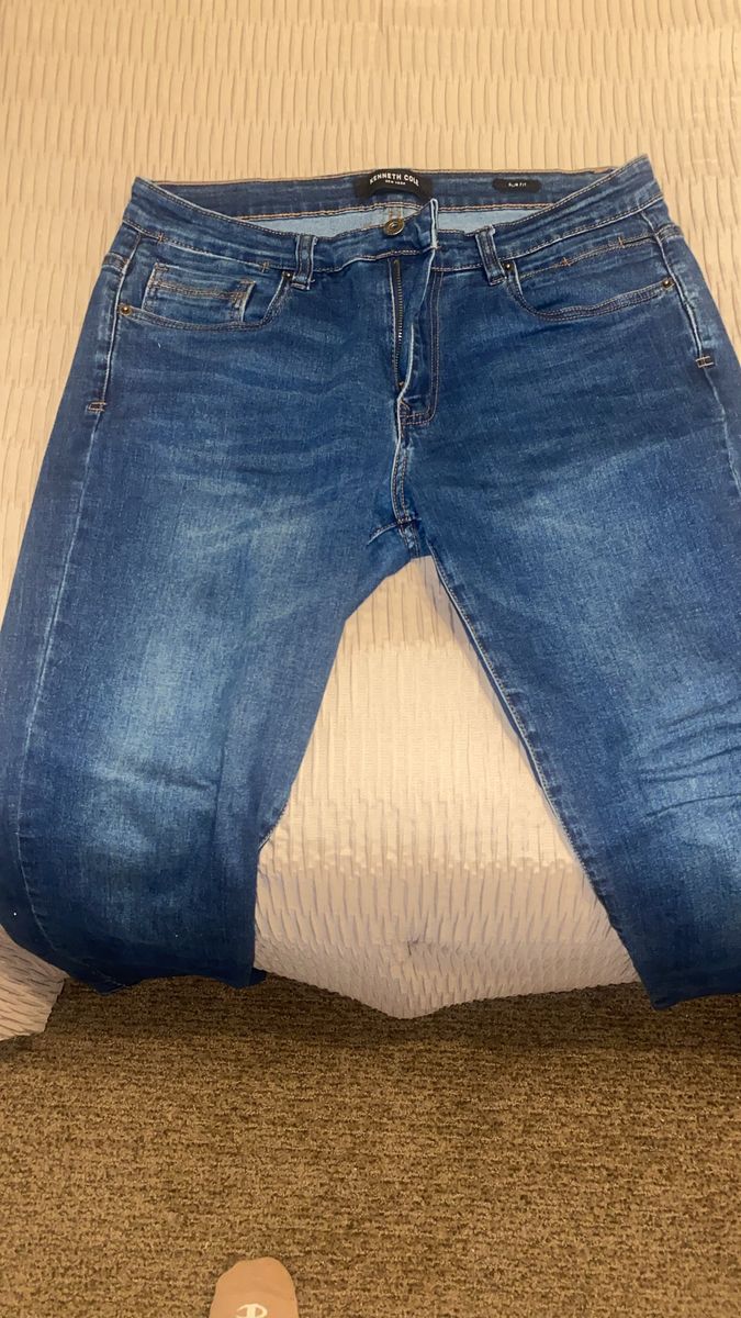 4 lucky mens jeans and 1 Kenneth Cole athletic and slim Fit - Sizes 32x30 and 33x30 - Excellent Condition