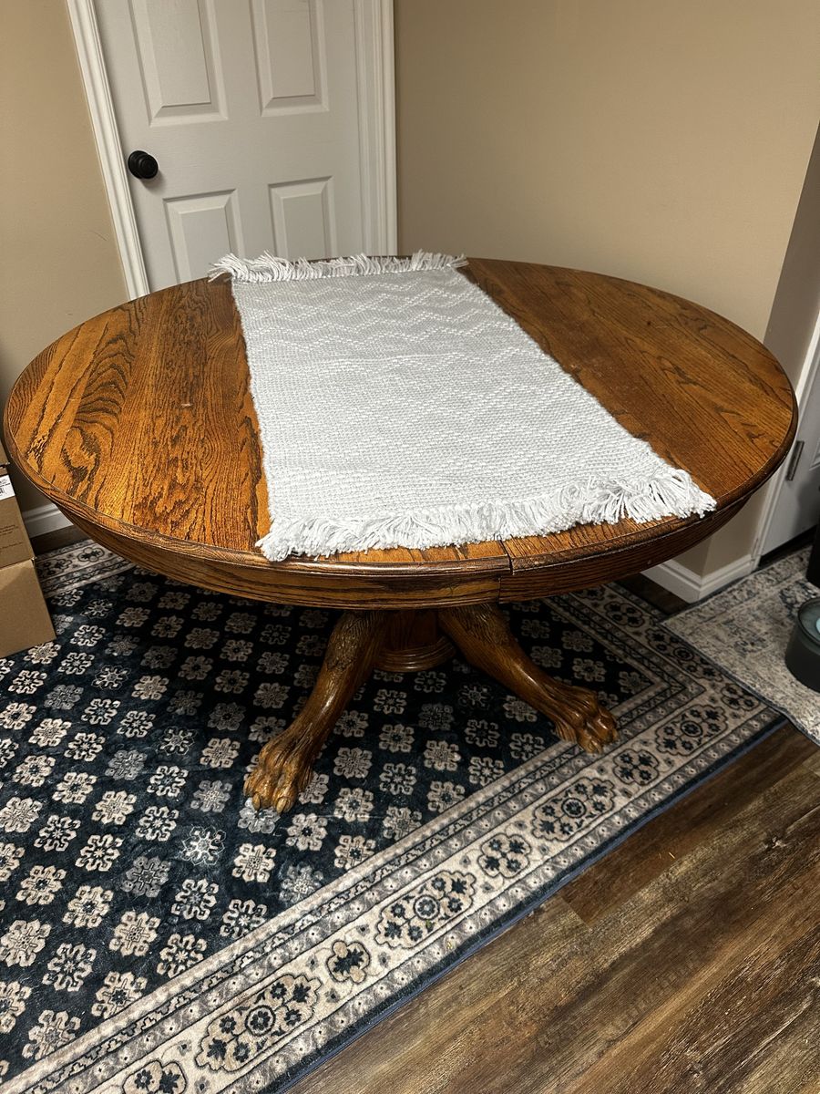 Vintage 1950s Solid Oak Dining Table with Lion's Paw Feet, 4.5' Round + 2.5' Leaf