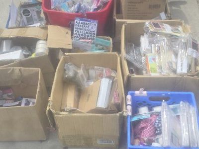 SCRAPBOOKING, CRAFTS, AMERICAN CRAFTS, STICKERS, PAPER, GLITTER, PICTURE PUNCHES, ALL KINDS OF PAPER STOCK CRAFTS.