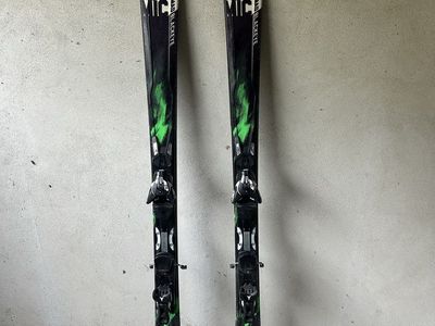 Atomic Nomad Blackeye All Mountain Rocker Skis 181cm with Bindings
