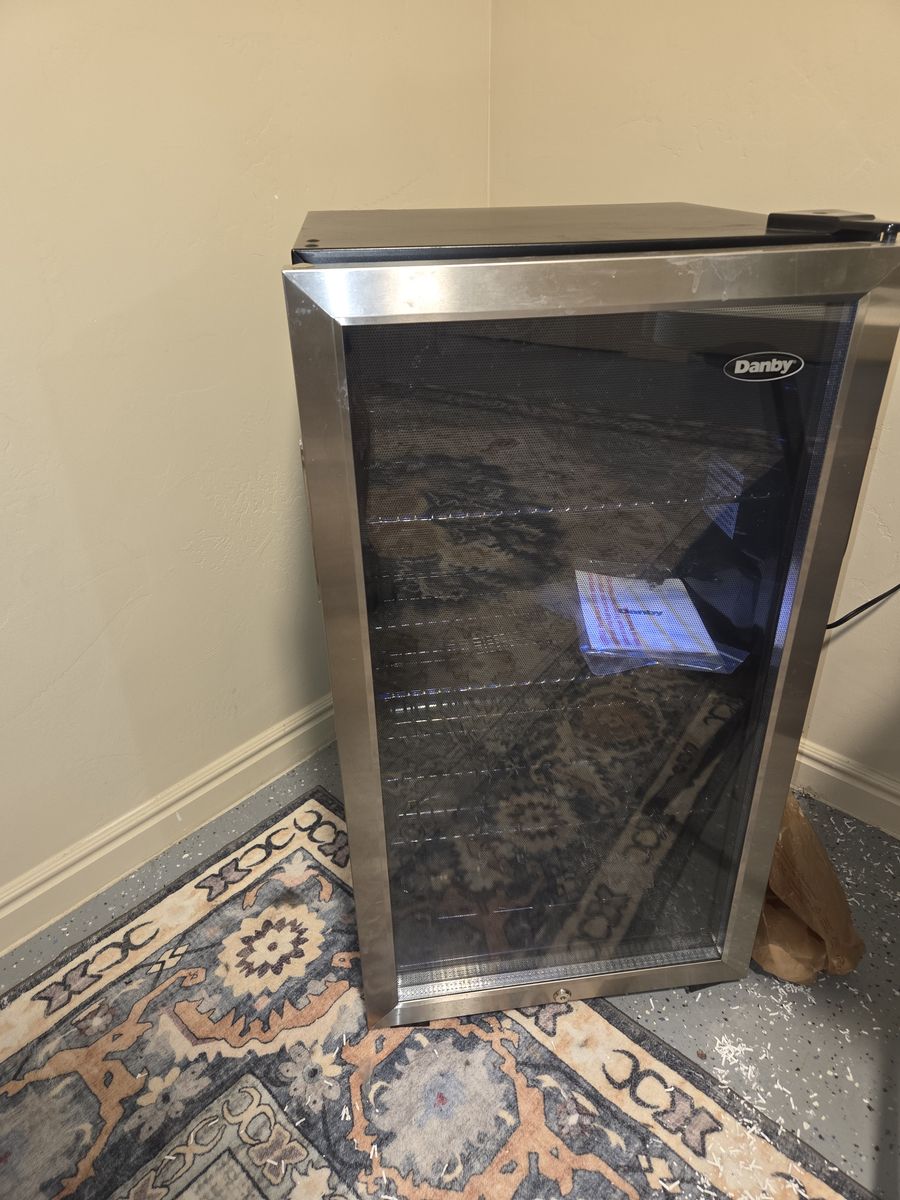 Danby drink refrigerator