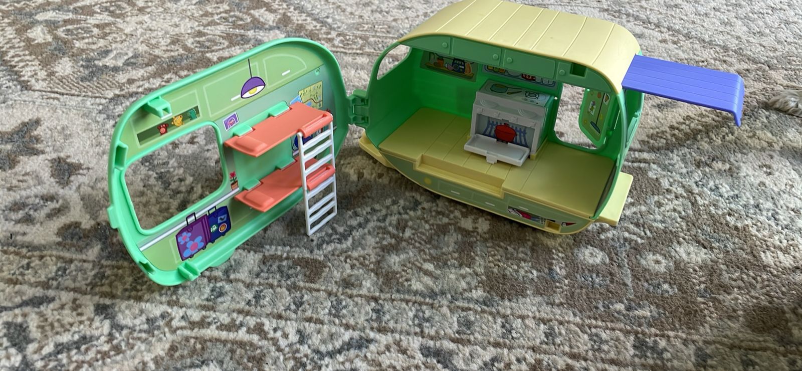 Peppa Pig Camper Van Doll Playset Green Yellow Plastic TV Caravan