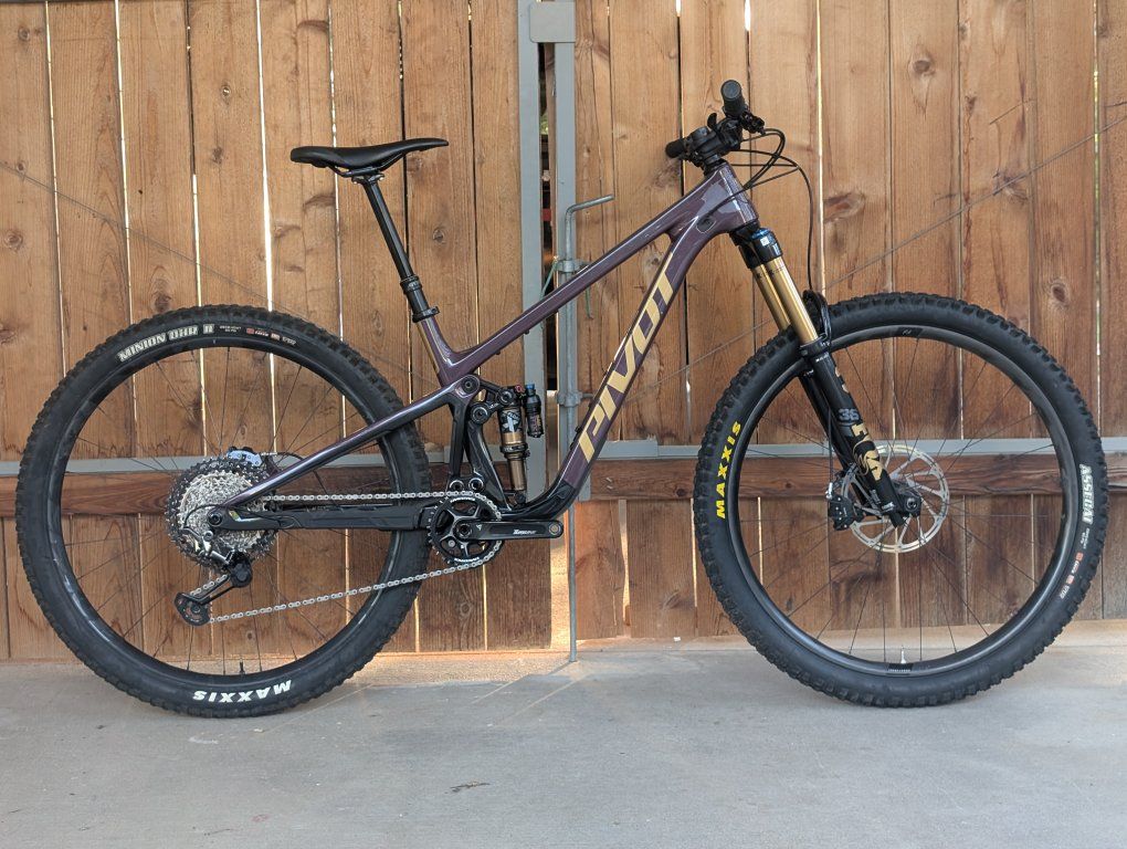 29" Pivot Trailcat LT (Medium) - Fox Factory, Shimano XT/XTR, Mavens, Forge+Bond Carbon Wheel