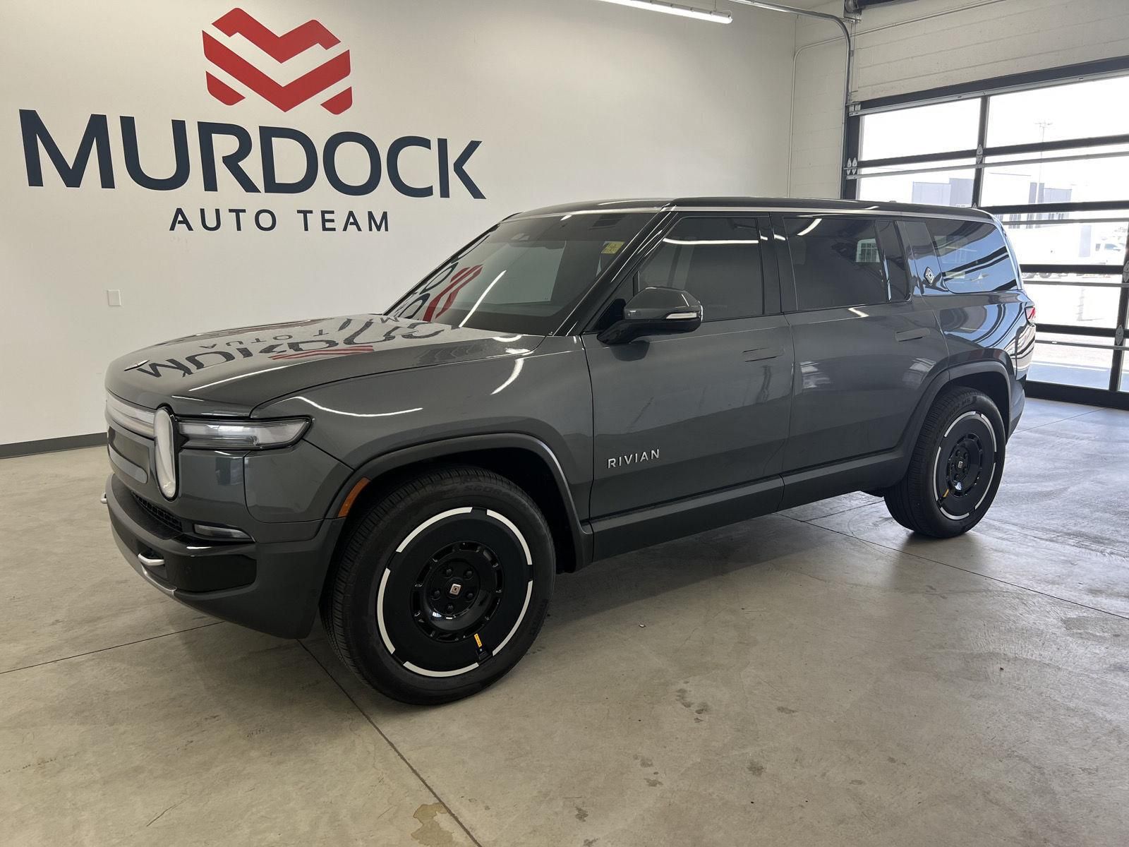 2025 Rivian R1S Adventure