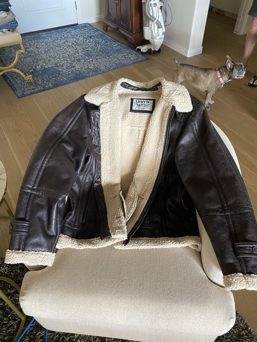 XL Levi’s Sherpa lined Bomber jacket
