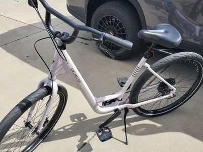 Specialized roll 3.0 low entry