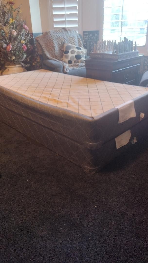 king mattress platform