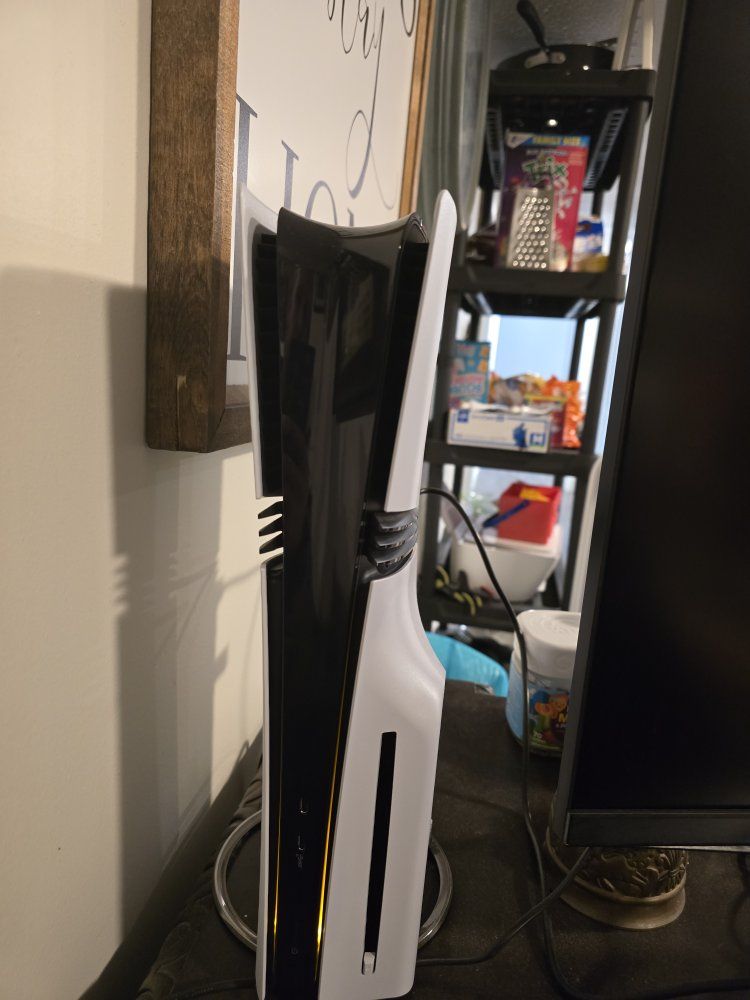 Main image 3