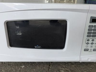 Rival 0.7 cu. ft. Compact Microwave - 700W