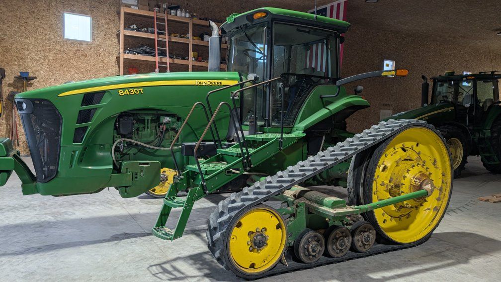 John Deere 8430T
