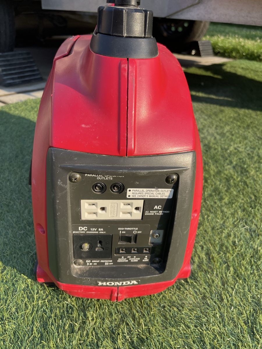 Honda EU1000i 1000W Portable Inverter Generator - Quiet, Fuel Efficient