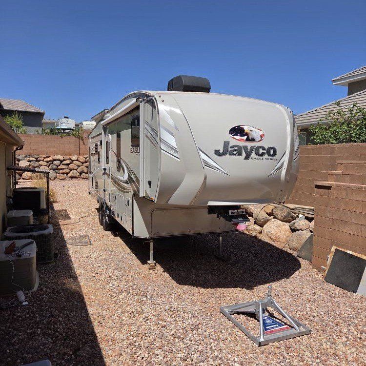 2019 Eagle HT series 28.5 RSTS Fifth wheel trailer.
