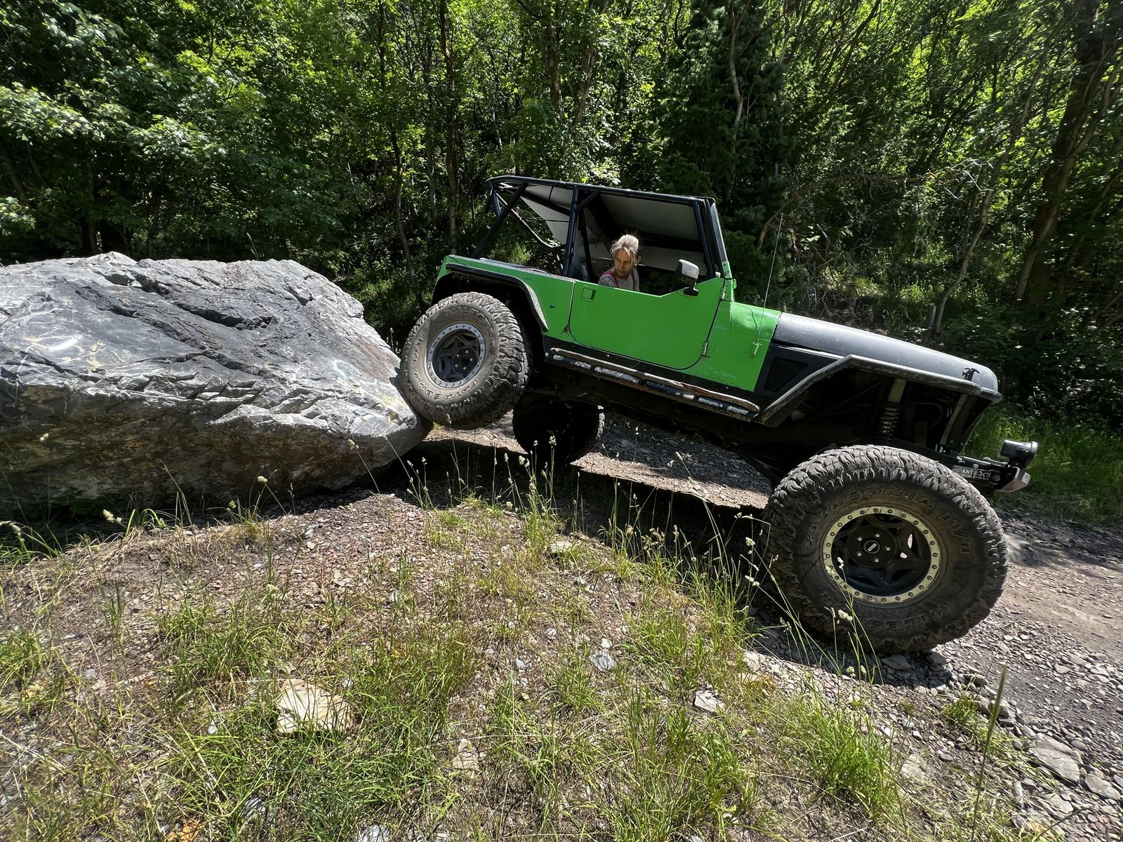 95 yj rock crawler. Street legal(ish) 4 link coilovers