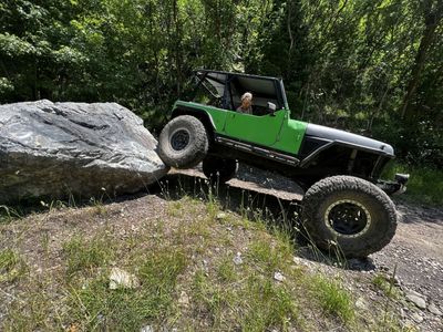 95 yj rock crawler. Street legal(ish) 4 link coilovers