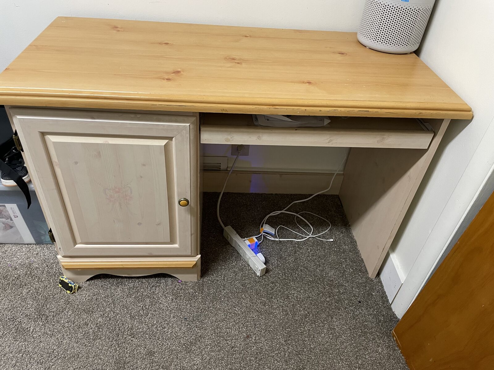 Solid Wood Desk w/Hutch included