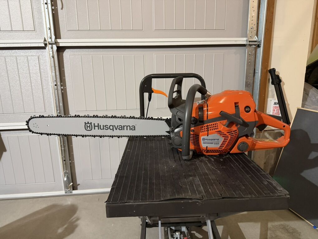 For Rent – New Husqvarna 555 Chainsaw
