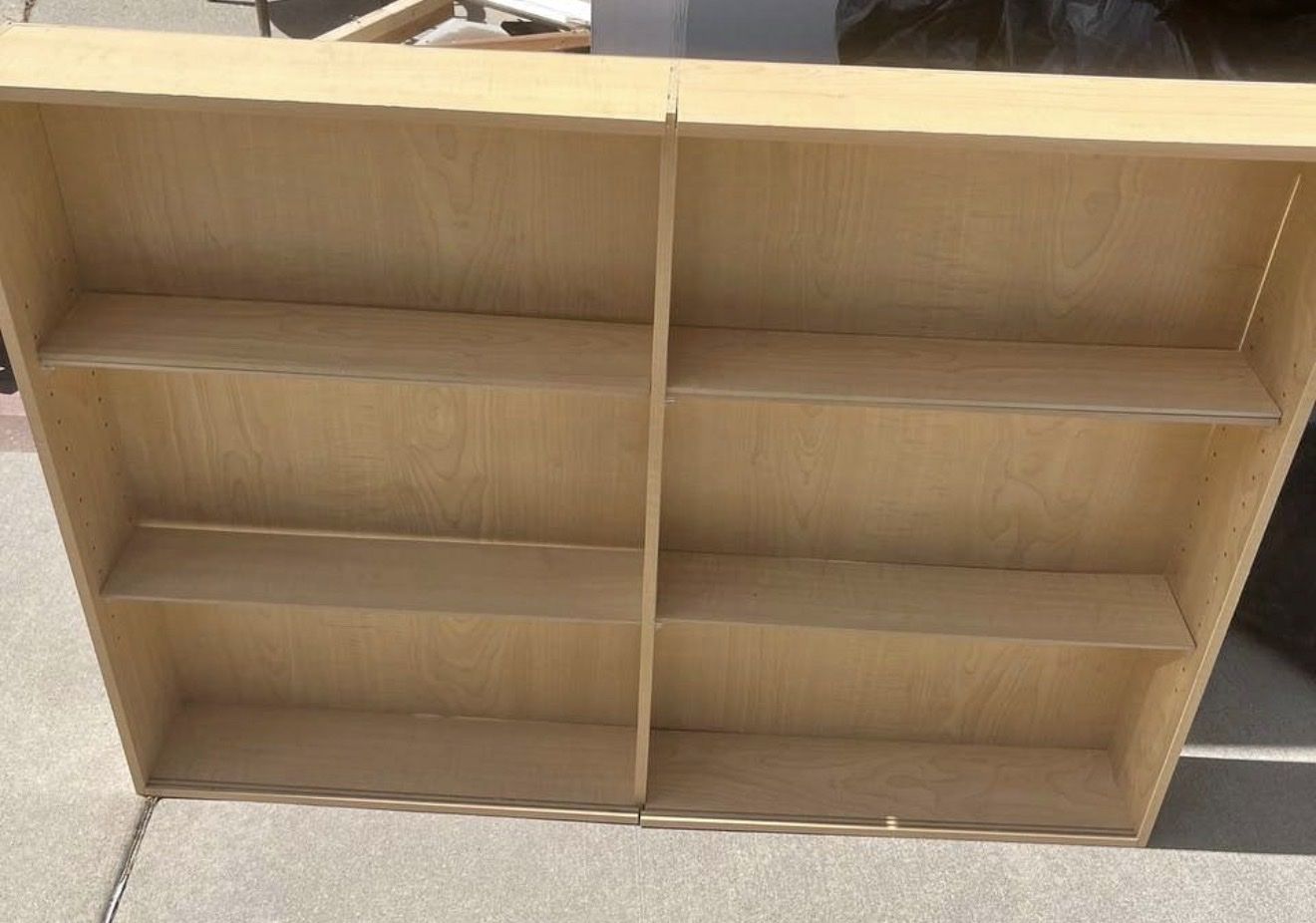 Lightweight display cabinet