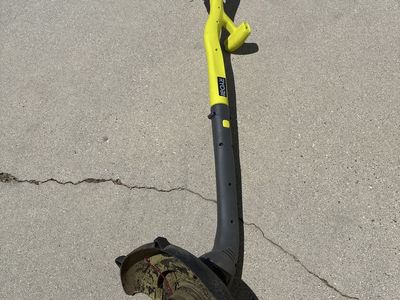Cordless battery string trimmer edge