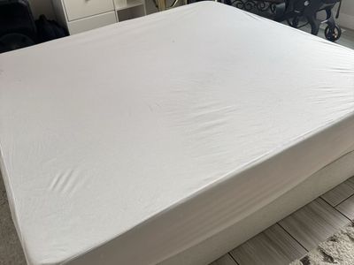 King size bed (metal spring box and memory foam mattress)