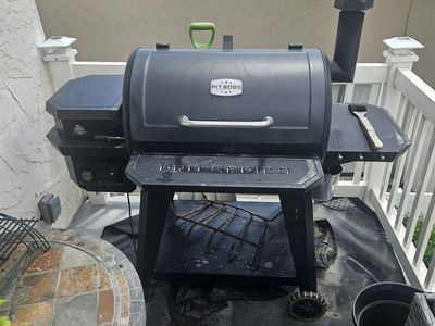 Smoker pellet grill