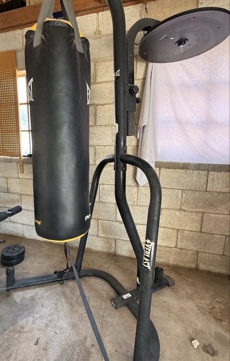 Everlast punching bag with stand