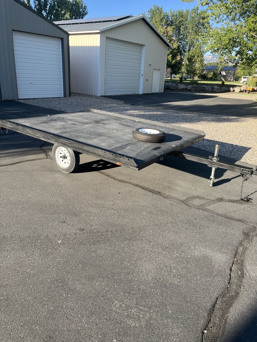 Tilt trailer