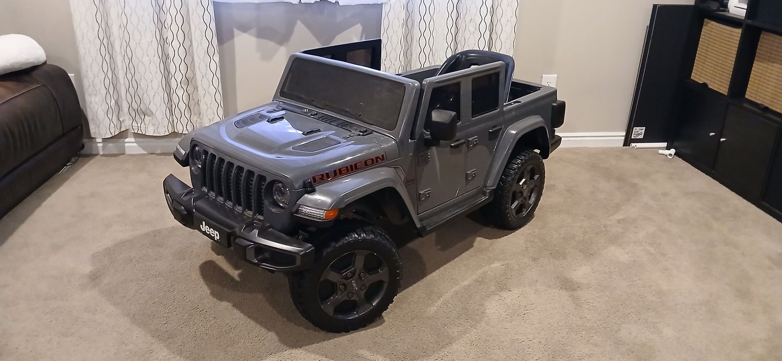 36v 5ft Jeep Gladiator ride on power wheels