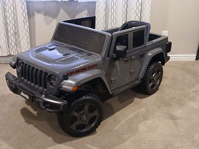 36v 5ft Jeep Gladiator ride on power wheels
