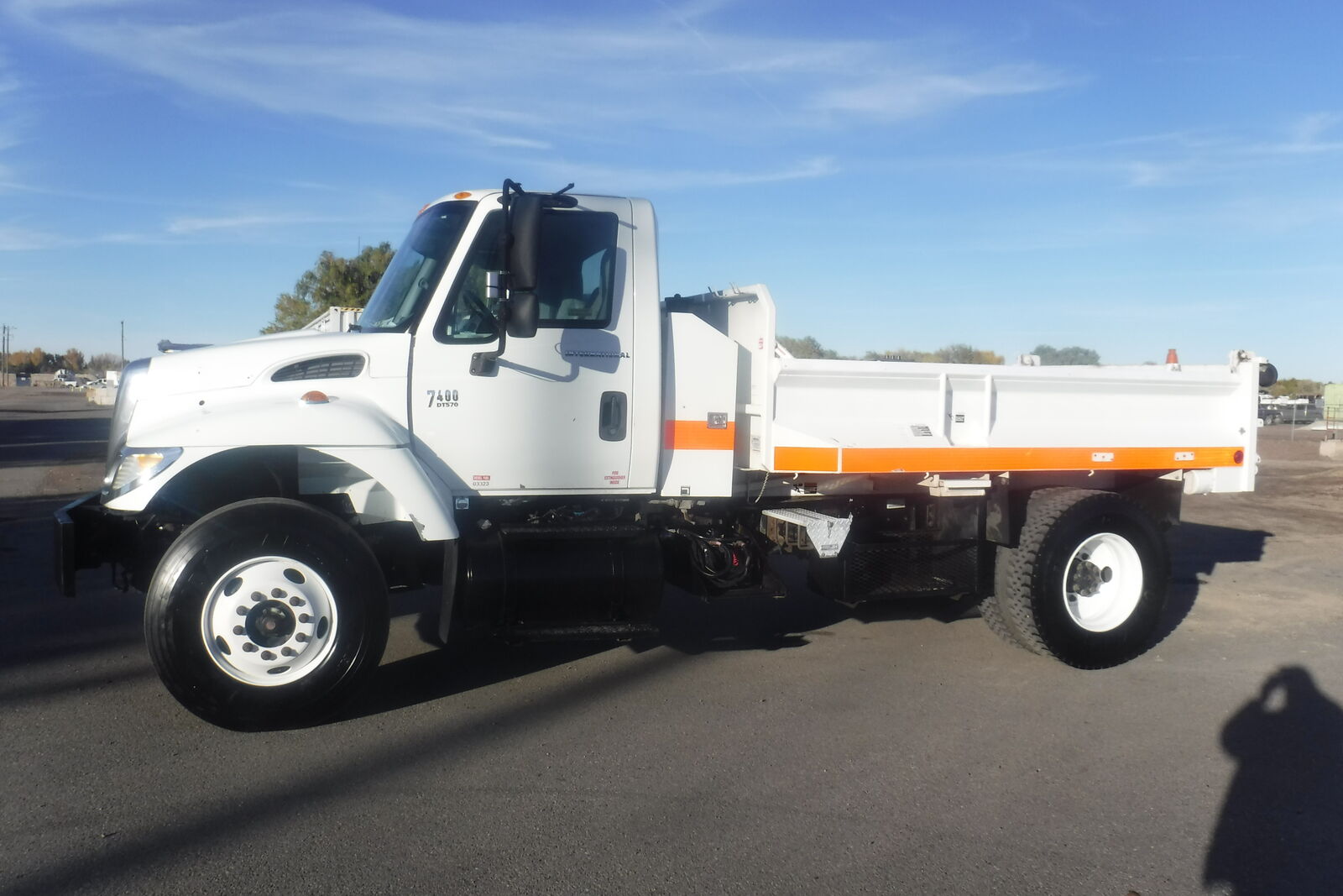 2007 IHC 7400 S/A dump truck