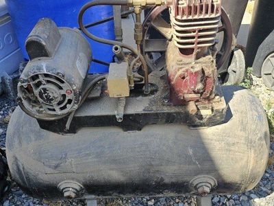 Heavy-Duty Industrial Air Compressor - Vintage Model, Used Condition (Project)