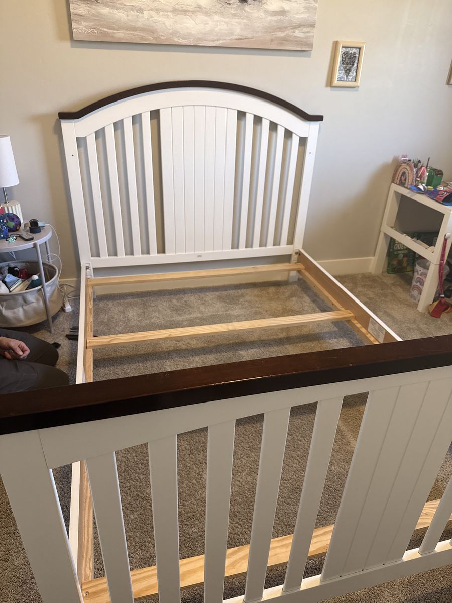 Delta Convertible Crib / Bed Combo