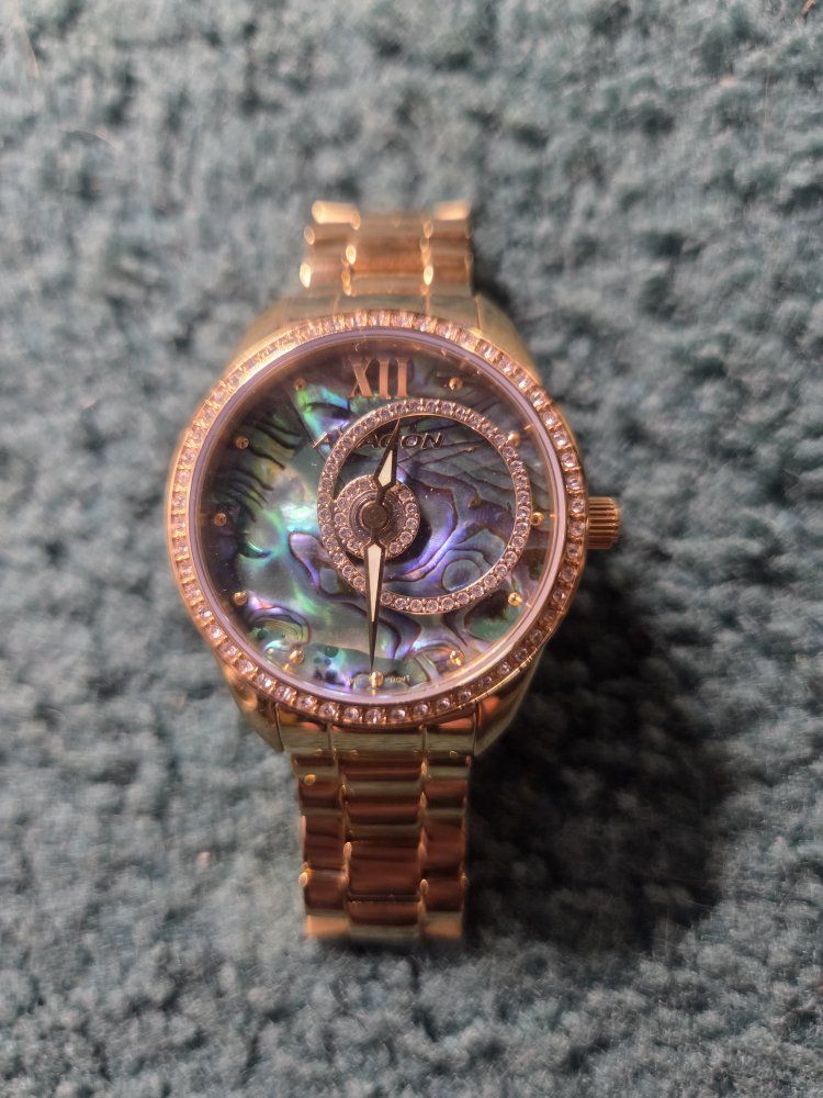 Oooh Shiny Watch!