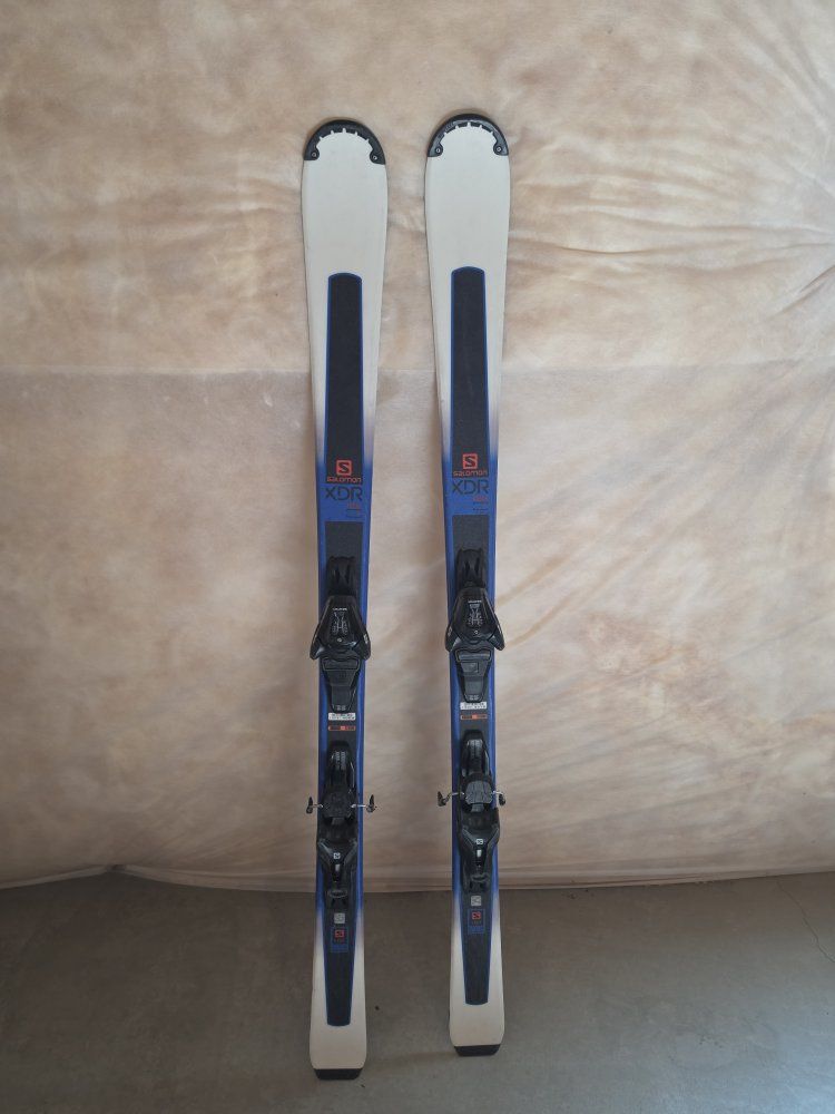 Salomon XDR Focus Skis with Bindings Size 150cm Blue White