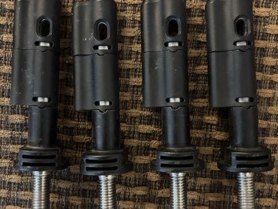 Maxtrax recovery board - traction board mounting pins