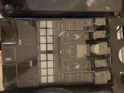 Pioneer DJ DJM-S11 Mixer & PLX-1000 Turntables Setup