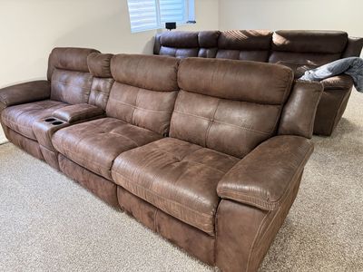 Like New 7 Seater Leather Theater Chairs
