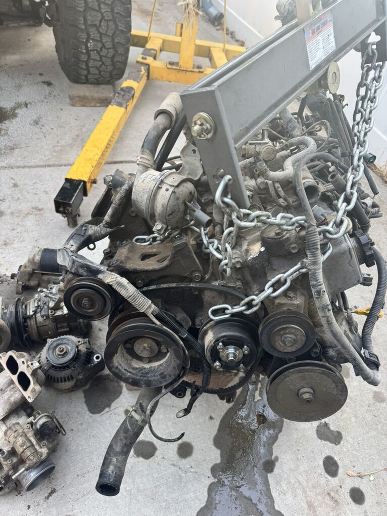 Toyota 22RE Complete Engine