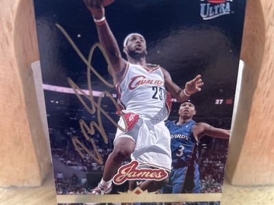 LeBron James Autograph 2006-07 Fleer Ultra Hand Signed NBA Cleveland Cavilers Basketball Card