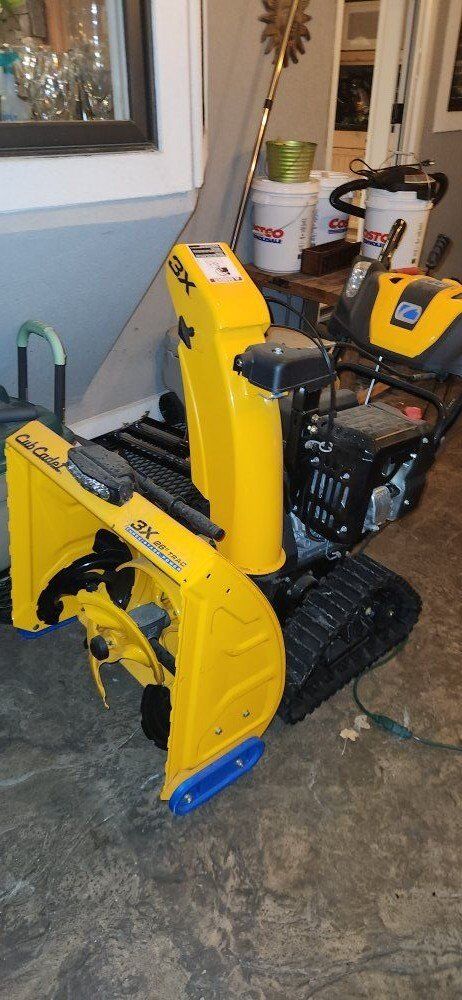 cub Cadet 3 stage snow blower