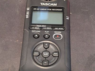 Tascam DR-40 Handheld 4 track recorder movable mics