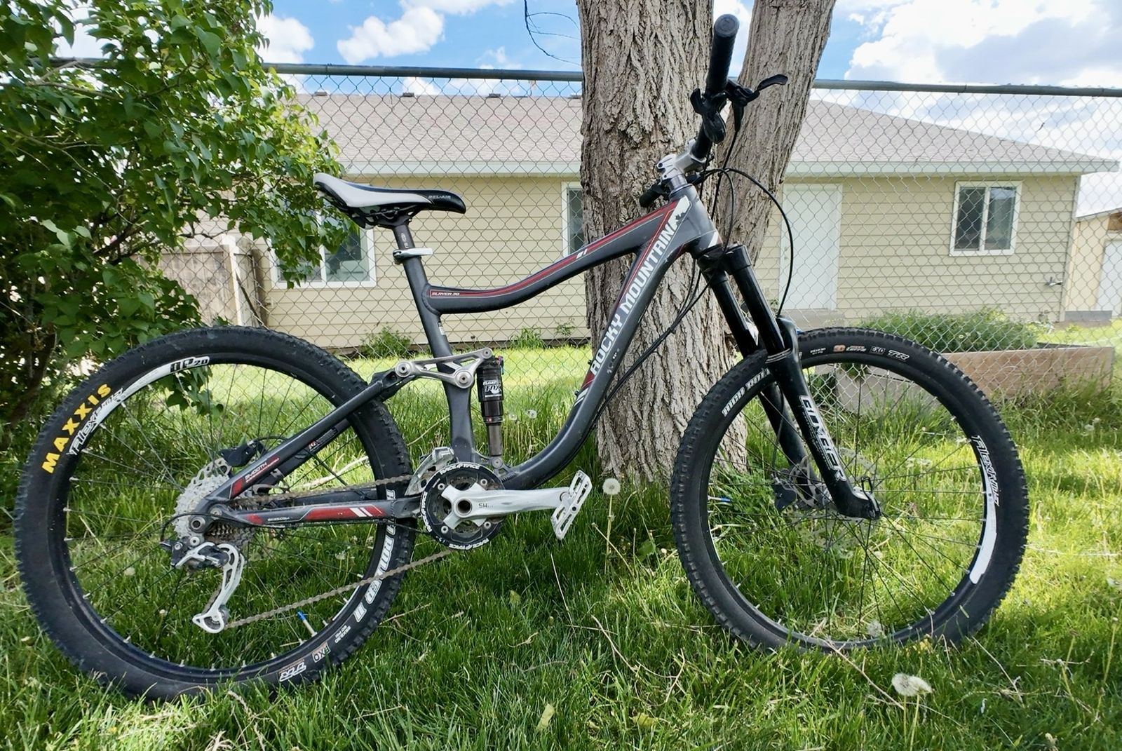 Medium Rocky Mountain enduro