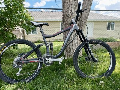 Medium Rocky Mountain enduro