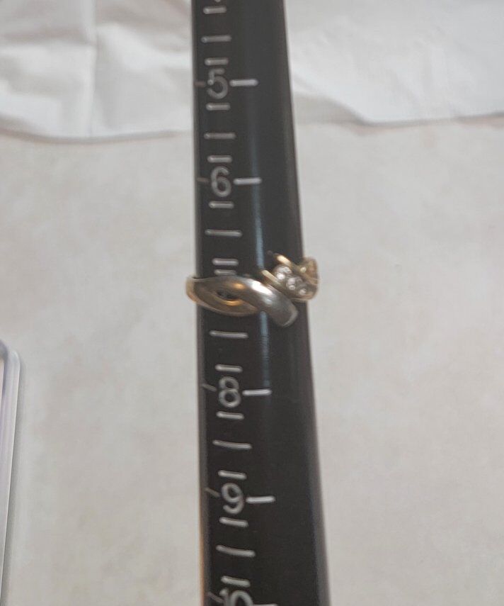 10K Yellow & White Gold Wing with 3 Diamonds Size 7