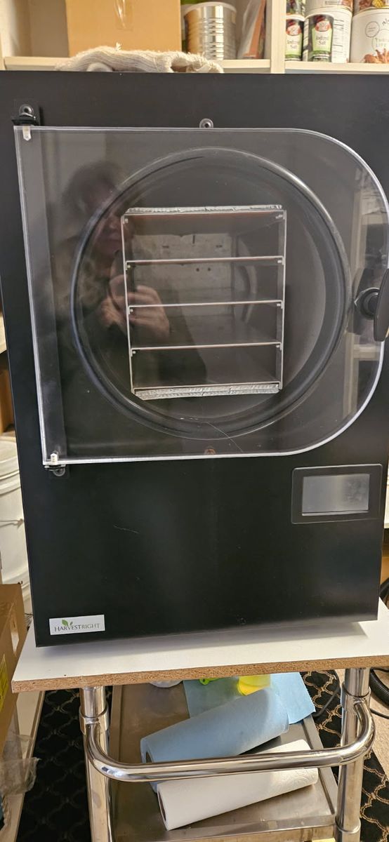 Medium Harvest Right freeze dryer