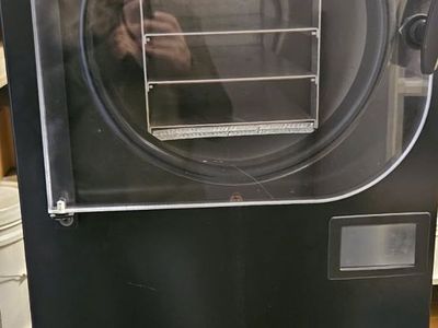 Medium Harvest Right freeze dryer