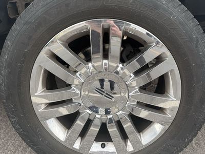 4 20in Lincoln wheels and tires