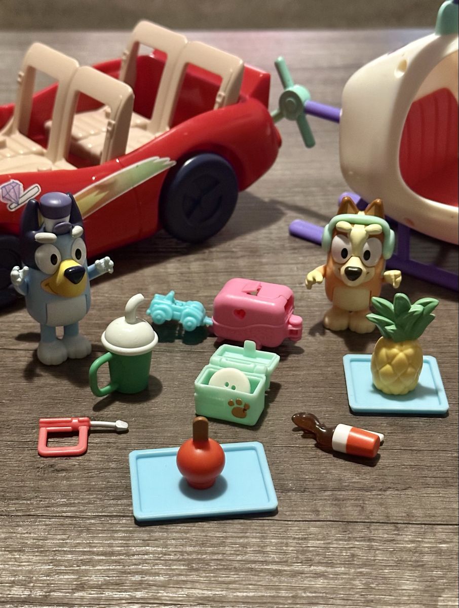 Bluey & Bingo Car, Helicopter, & Accessories Playset
