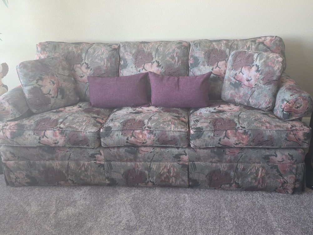 Ethan Allen coach and chair