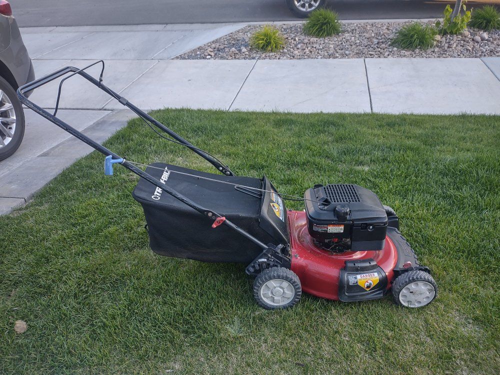 Lawn mower "Troy Bilt" 6.5 Hp  PUSHING